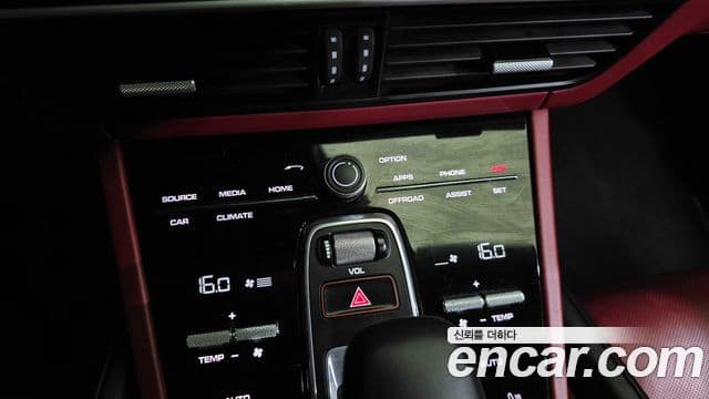 Porsche Cayenne 2023 — Photo 6/38