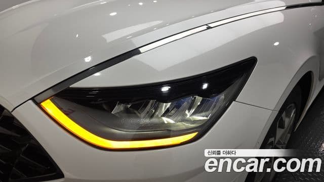 Hyundai Sonata Hybrid 2022 — Photo 19/30