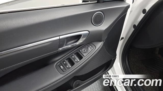Hyundai Sonata Hybrid 2022 — Photo 9/30