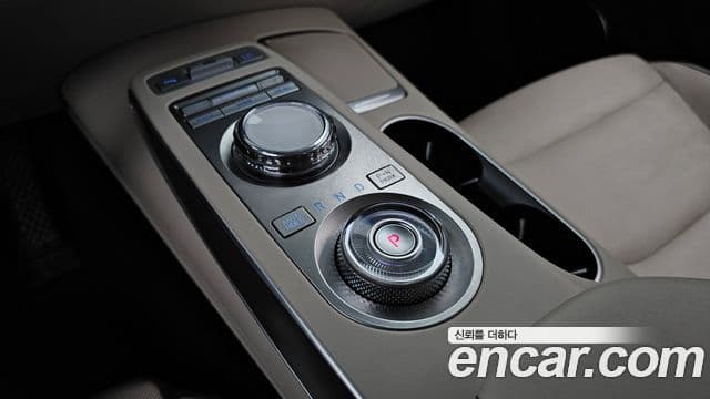 Genesis GV70 2022 — ფოტო 9/20