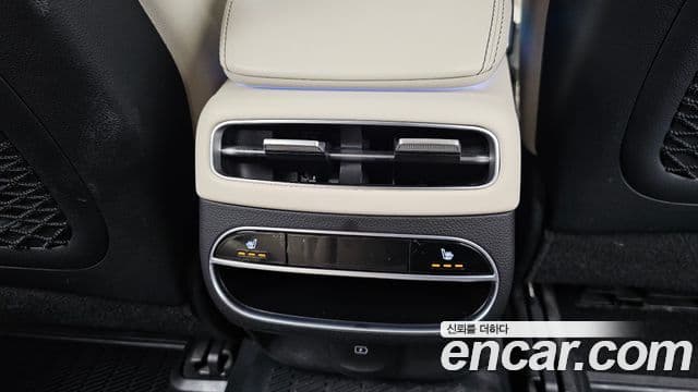 Genesis GV70 2022 — ფოტო 19/20
