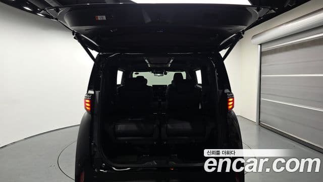 Toyota Alphard 2025 — ფოტო 20/20