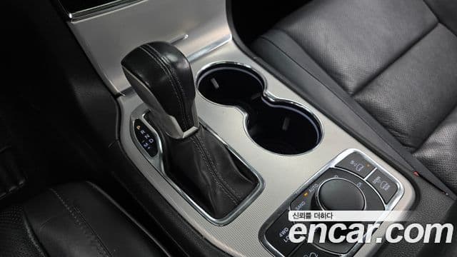 Jeep Grand Cherokee 2021 — Şəkil 9/20