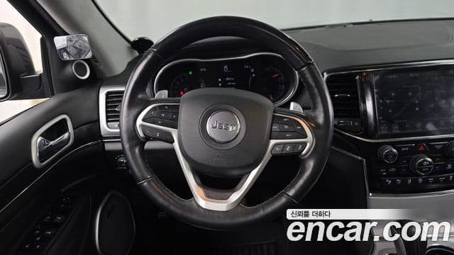 Jeep Grand Cherokee 2021 — Şəkil 13/20