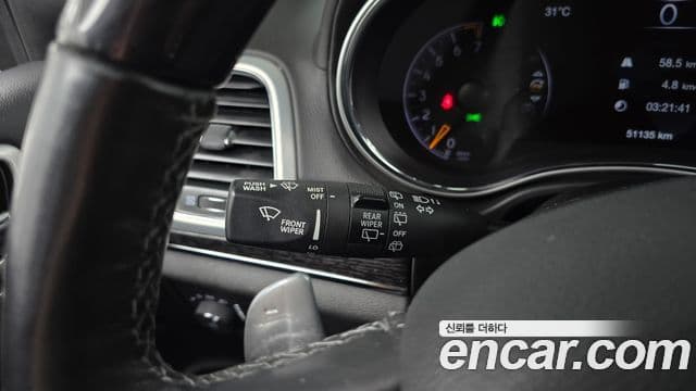 Jeep Grand Cherokee 2021 — Photo 30/32