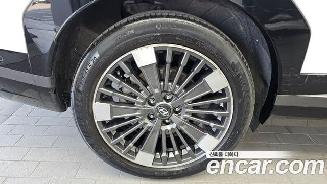 Hyundai Santa Fe 2023 — Фото 4/20