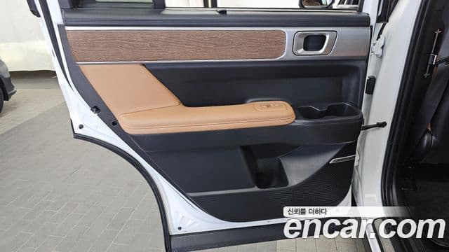 Hyundai Santa Fe 2023 — Photo 19/35