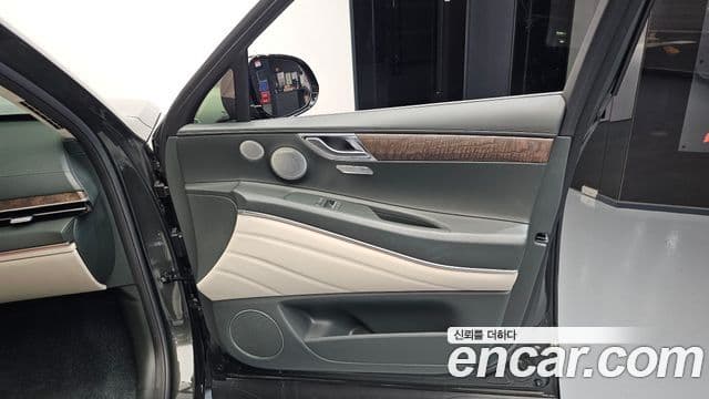 Genesis GV80 2023 — ფოტო 32/39