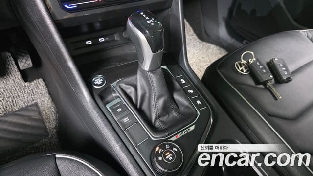 Volkswagen Tiguan 2022 — ფოტო 9/20