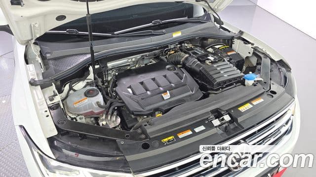 Volkswagen Tiguan 2022 — Photo 15/33