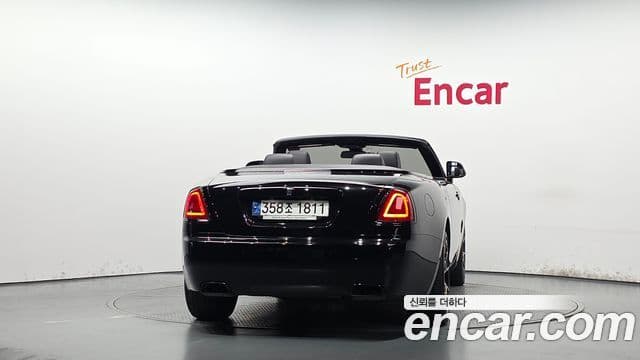 Rolls-Royce Dawn 2020 — ფოტო 4/20