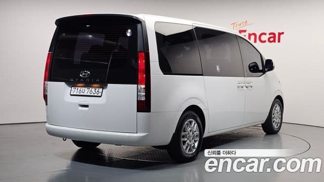 Hyundai Staria 2023 — Şəkil 2/20