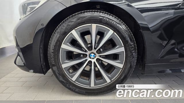 BMW 3 Series 2021 — фото 4 из 20