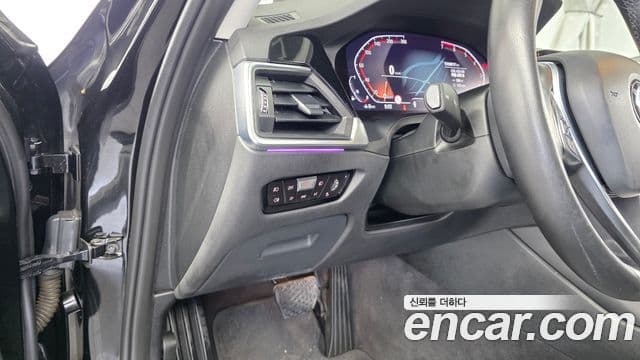 BMW 3 Series 2021 — ფოტო 17/20