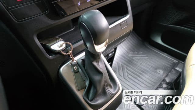 Hyundai Staria 2023 — Фото 9/20