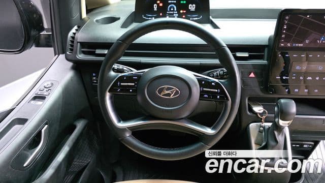 Hyundai Staria 2023 — Фото 14/20