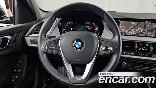 BMW 1 Series 2021 — Фото 13/20