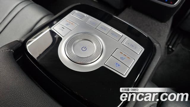 Genesis Electrified G80 2020 — Şəkil 19/20