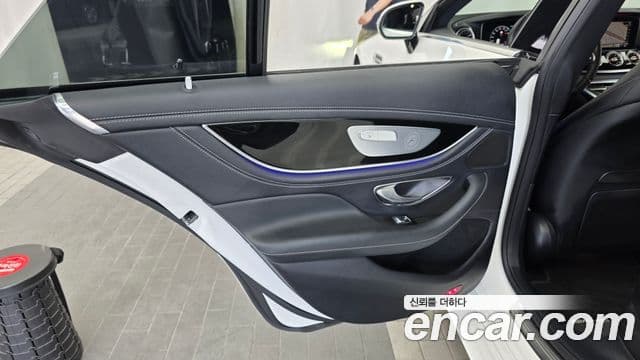 Mercedes-Benz AMG GT 2019 — Şəkil 17/31
