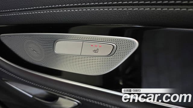 Mercedes-Benz AMG GT 2019 — Şəkil 13/31