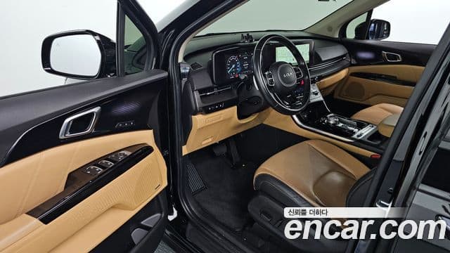 Kia Carnival 2022 — ფოტო 8/20