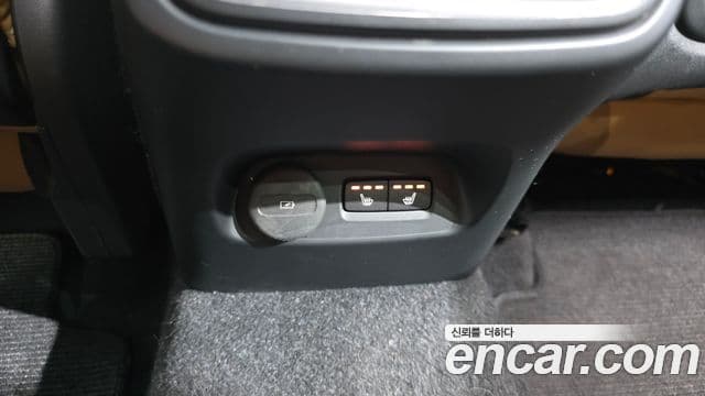 Volvo XC40 2020 — Şəkil 18/20