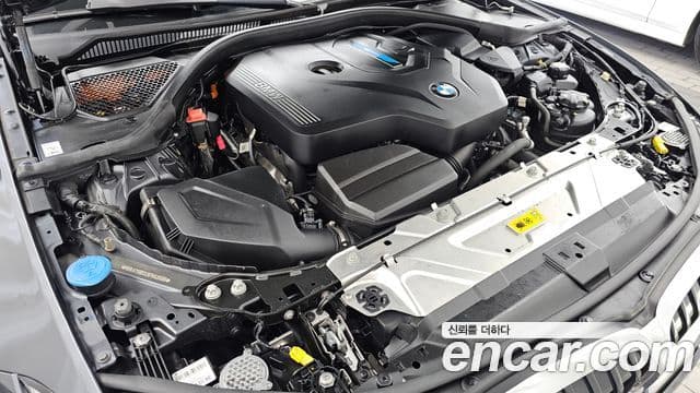 BMW 3 Series 2022 — ფოტო 6/20
