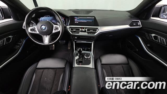 BMW 3 Series 2022 — ფოტო 7/20