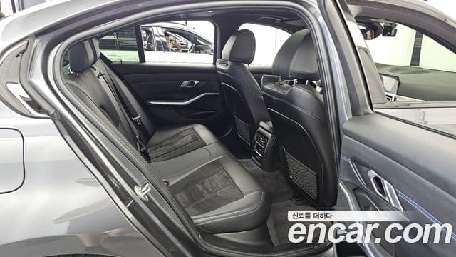 BMW 3 Series 2022 — ფოტო 12/20