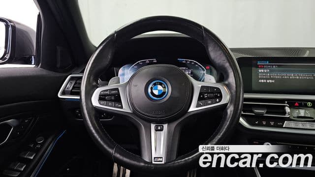BMW 3 Series 2022 — ფოტო 13/20
