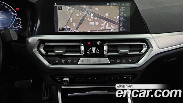 BMW 3 Series 2022 — ფოტო 14/20