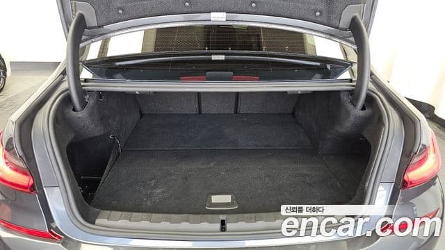 BMW 3 Series 2022 — ფოტო 20/20