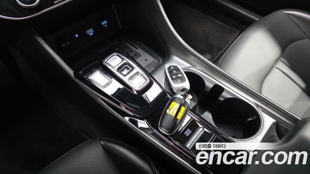 Hyundai Sonata 2020 — ფოტო 9/20