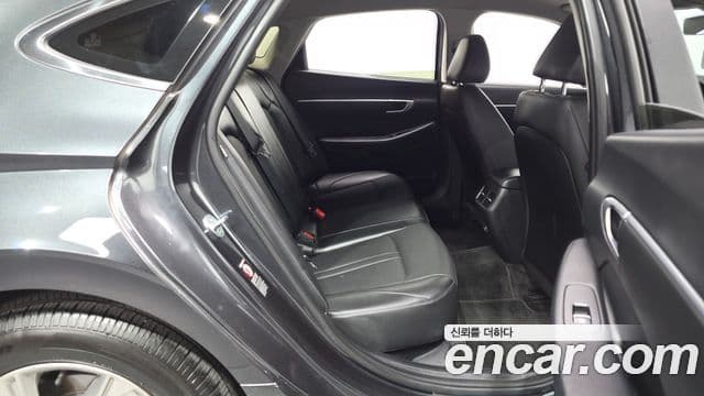 Hyundai Sonata 2020 — ფოტო 11/20