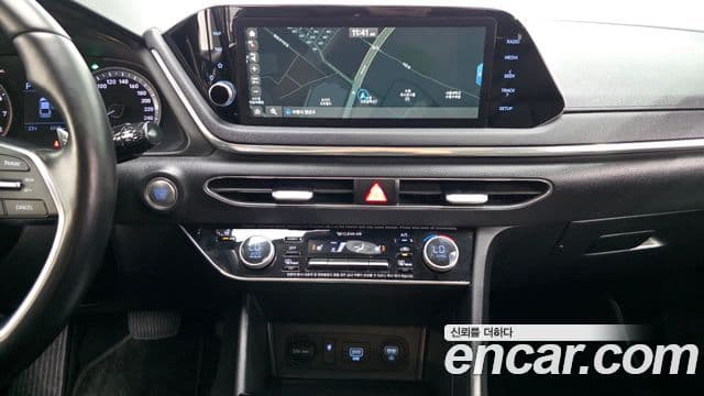Hyundai Sonata 2020 — ფოტო 13/20