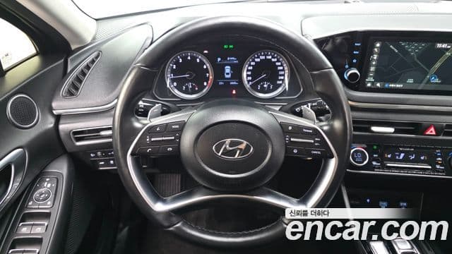 Hyundai Sonata 2020 — ფოტო 14/20