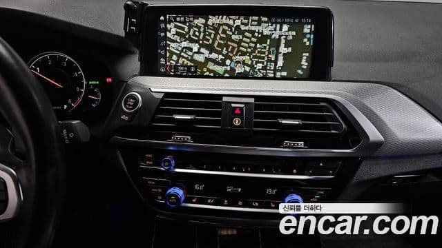 BMW X3 2018 — ფოტო 14/20