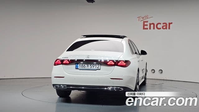 Mercedes-Benz E-Class 2024 — Şəkil 4/20