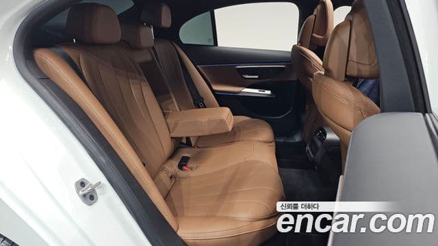 Mercedes-Benz E-Class 2024 — Şəkil 12/20
