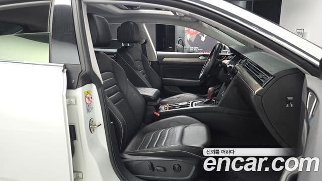 Volkswagen Arteon 2019 — Şəkil 11/20
