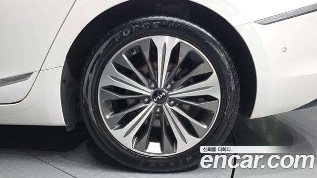 Kia K8 2023 — Photo 30/34