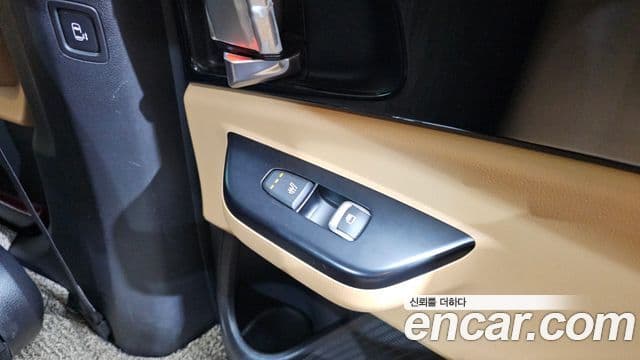 Kia Carnival 2021 — Фото 19/20