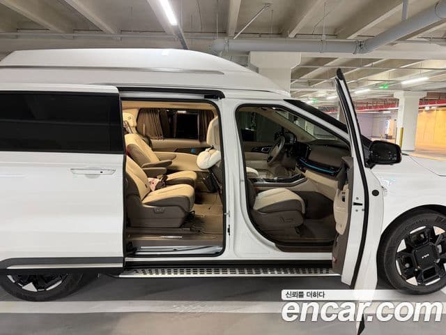 Kia Carnival 2024 — Şəkil 2/5
