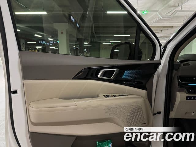 Kia Carnival 2024 — Photo 8/16
