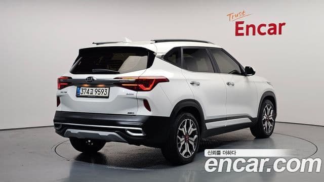 Kia Seltos 2021 — ფოტო 2/20