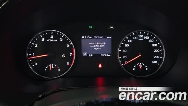 Kia Seltos 2021 — ფოტო 8/20