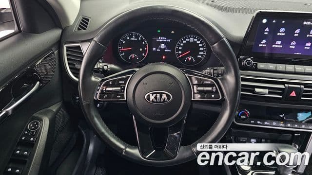 Kia Seltos 2021 — ფოტო 13/20