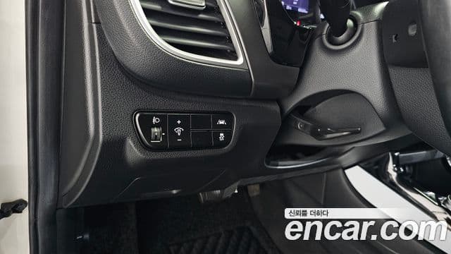 Kia Seltos 2021 — ფოტო 16/20