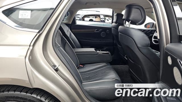 Genesis Electrified G80 2020 — Şəkil 12/20