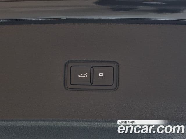 Audi Q7 2024 — ფოტო 19/20